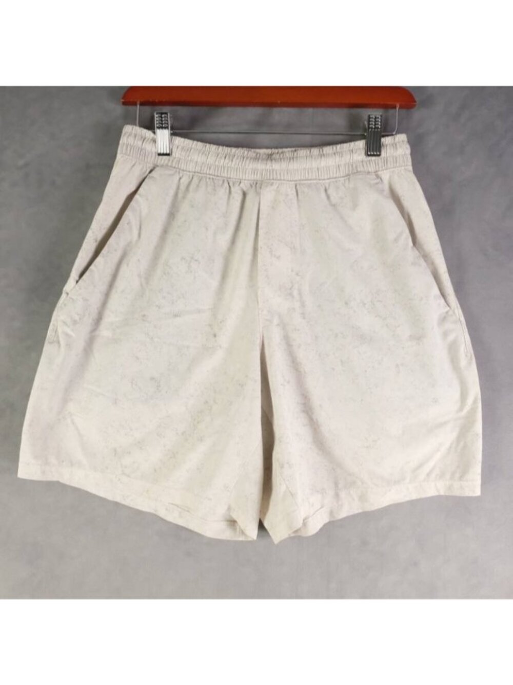 lululemon Shorts Men's Medium Pace Breaker Linerless Short 7" Gravel Dust